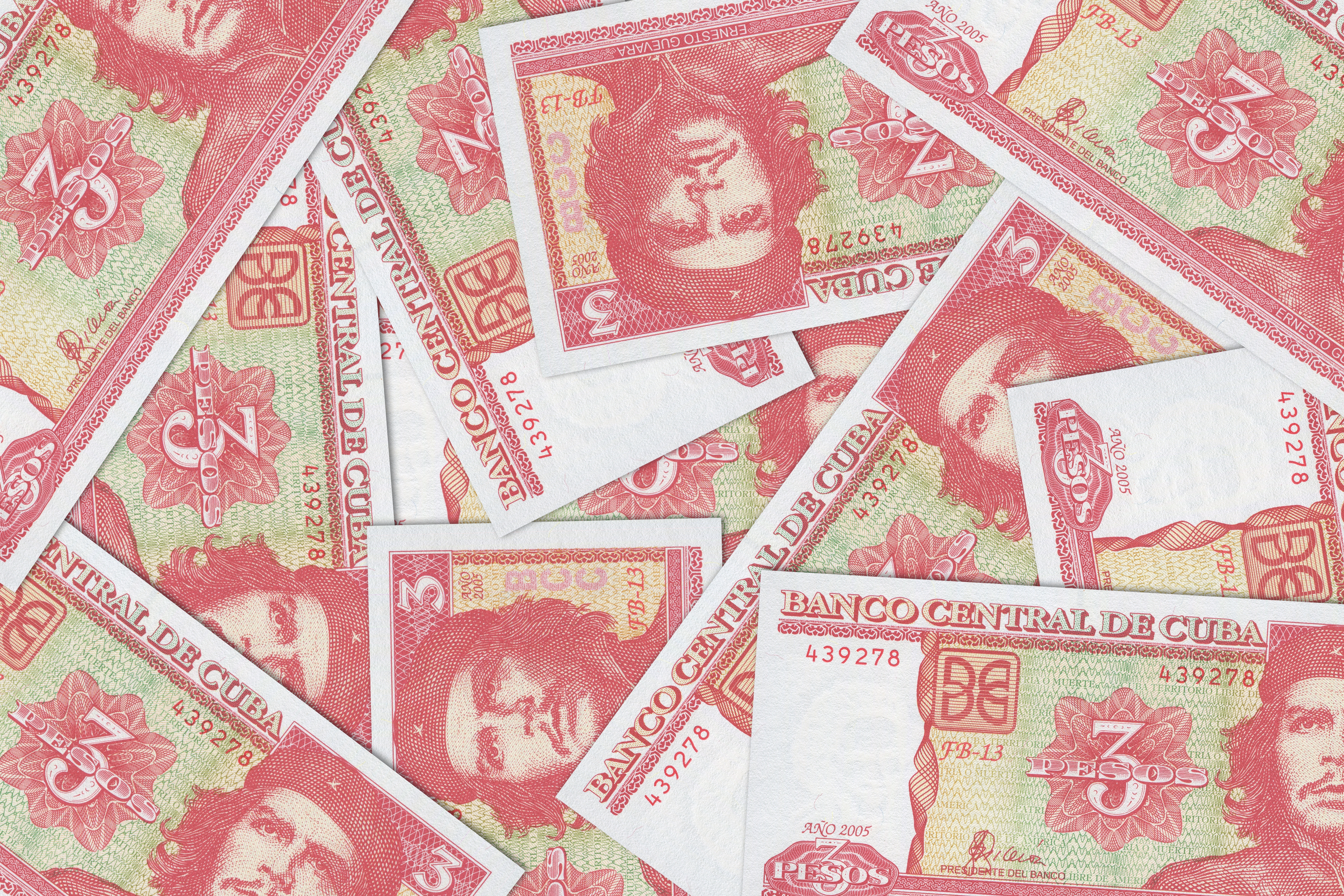 Cubanske Pesos Shutterstock 2257454273