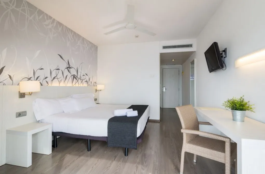 Seaview Room 8